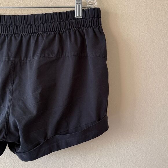 Lululemon Spring Breakaway Cuffed Shorts - Picture 7 of 11